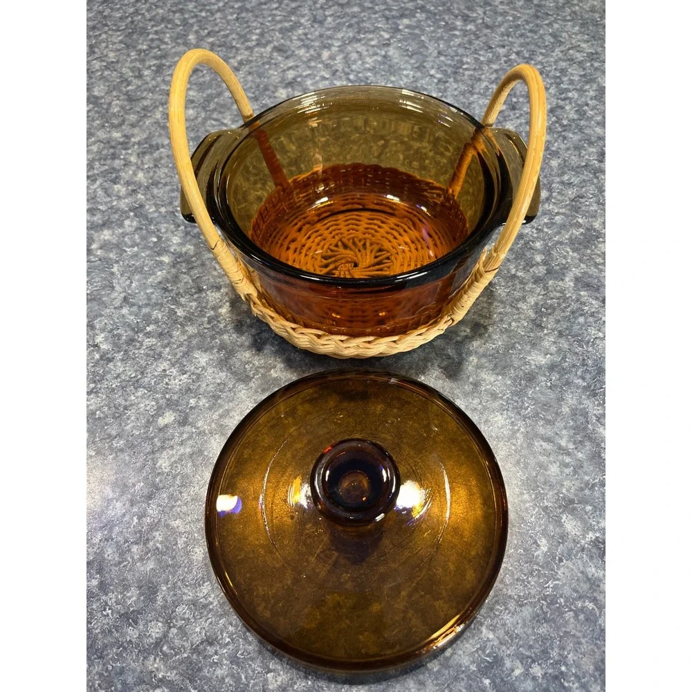 Anchor Hocking Amber Glass Casserole Dish with Lid and Wicker Basket 1 Qt 1438